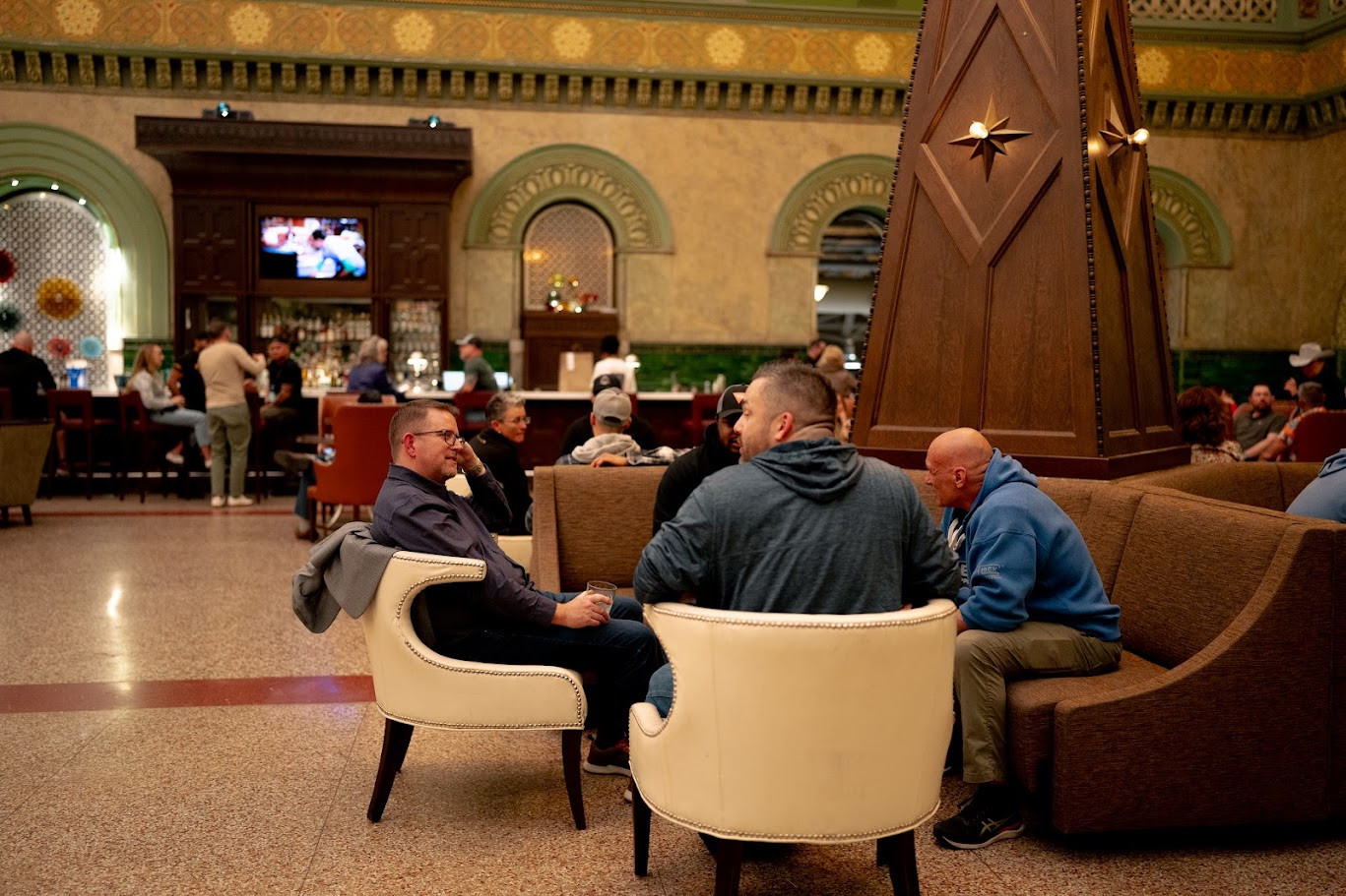ILEETA members networking at St. Louis Union Station