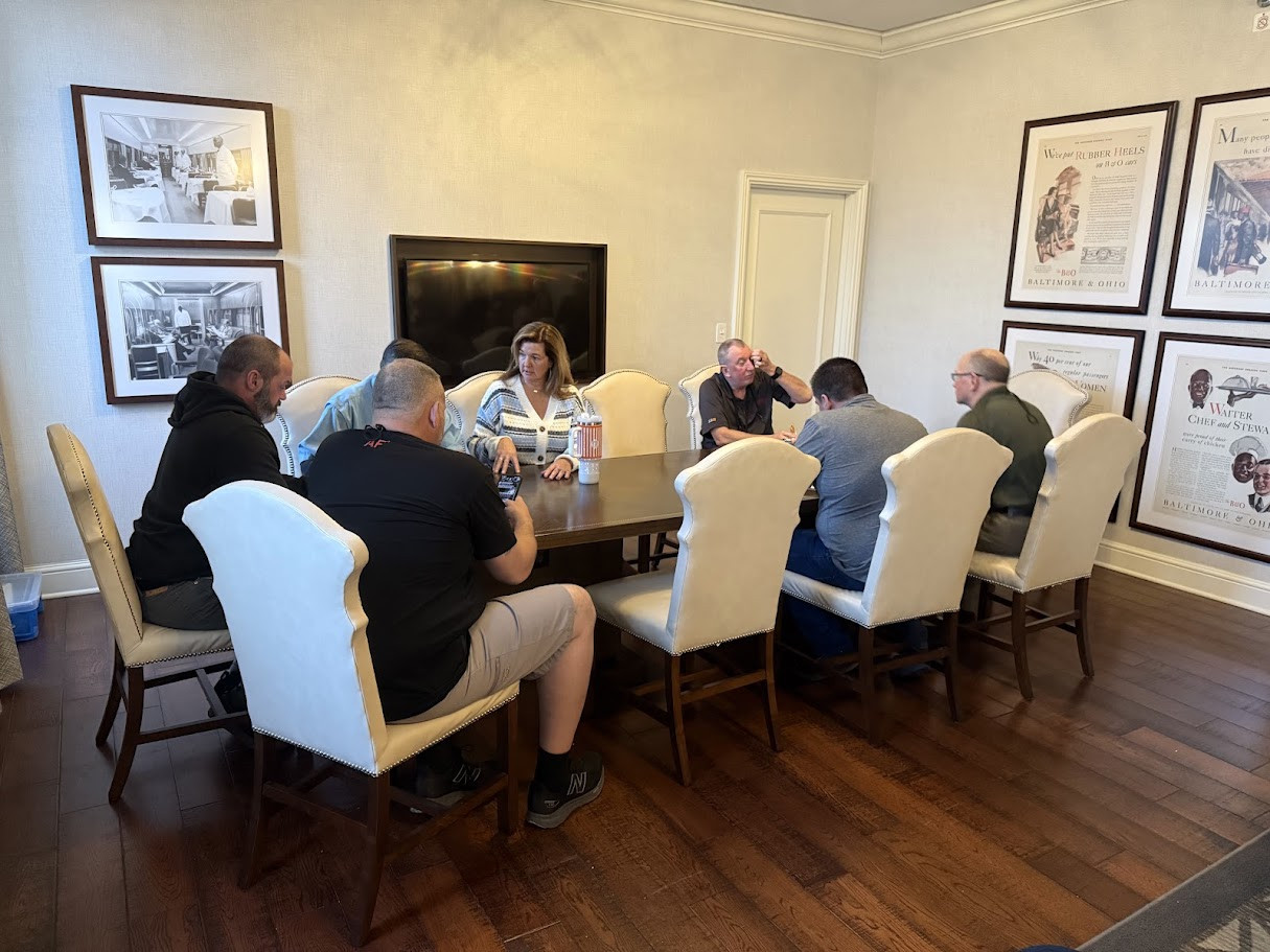 ILEETA members sharing a meal and professional conversation